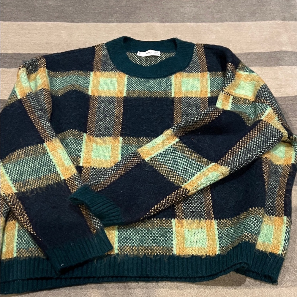Stylish Plaid Crewneck Sweater in Green and Yellow
